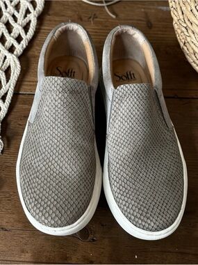 Sofft Slip On Sneakers Womens 7 Gray Snake Embossed Leather Comfort